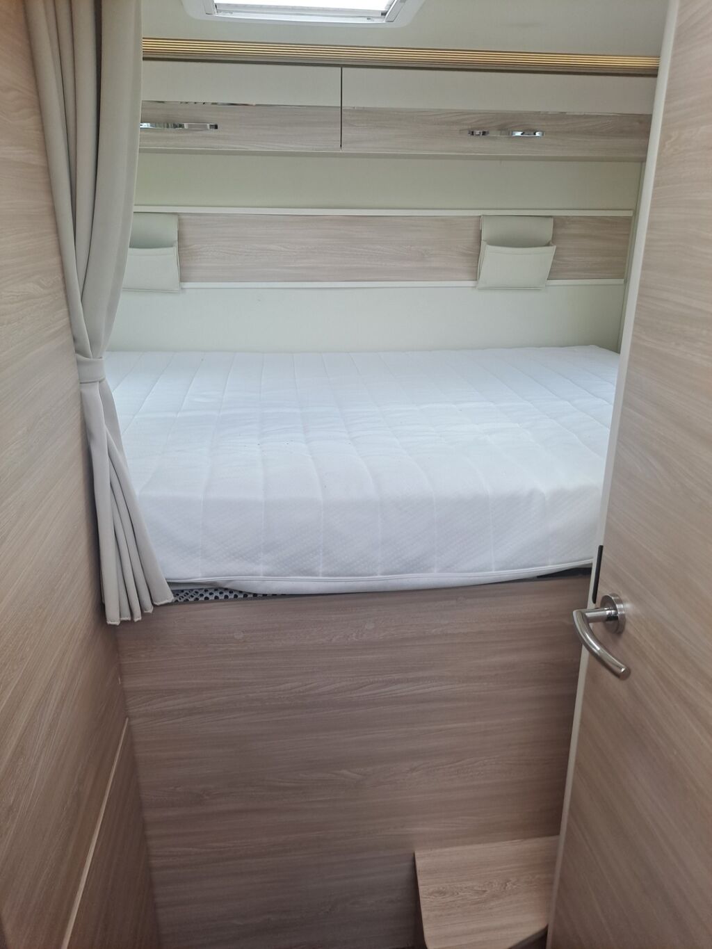 Eura mobil ACTIVA ONE 690 HB 2021 Valkoinen