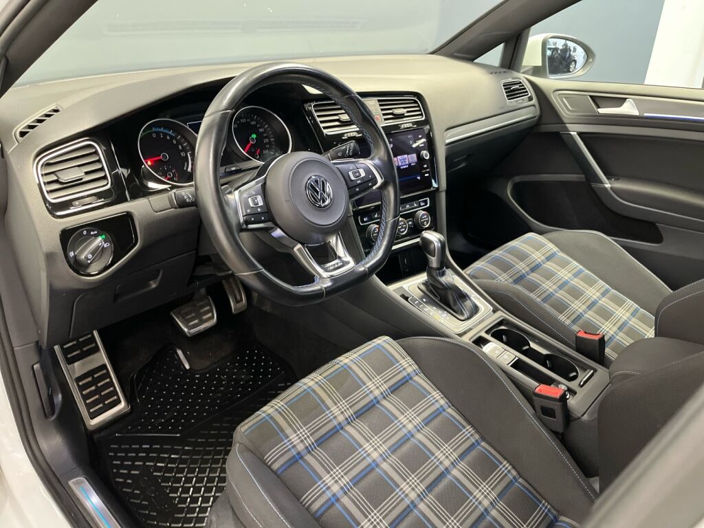 Volkswagen Golf 2020 Valkoinen