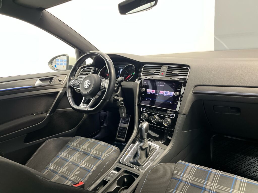 Volkswagen Golf 2020 Valkoinen