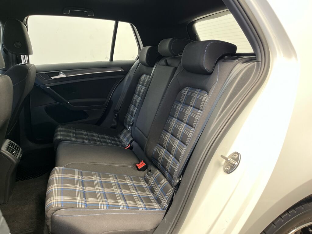 Volkswagen Golf 2020 Valkoinen