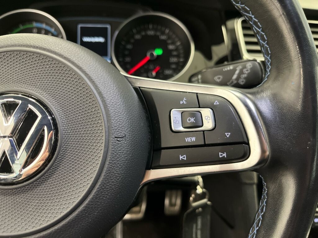 Volkswagen Golf 2020 Valkoinen