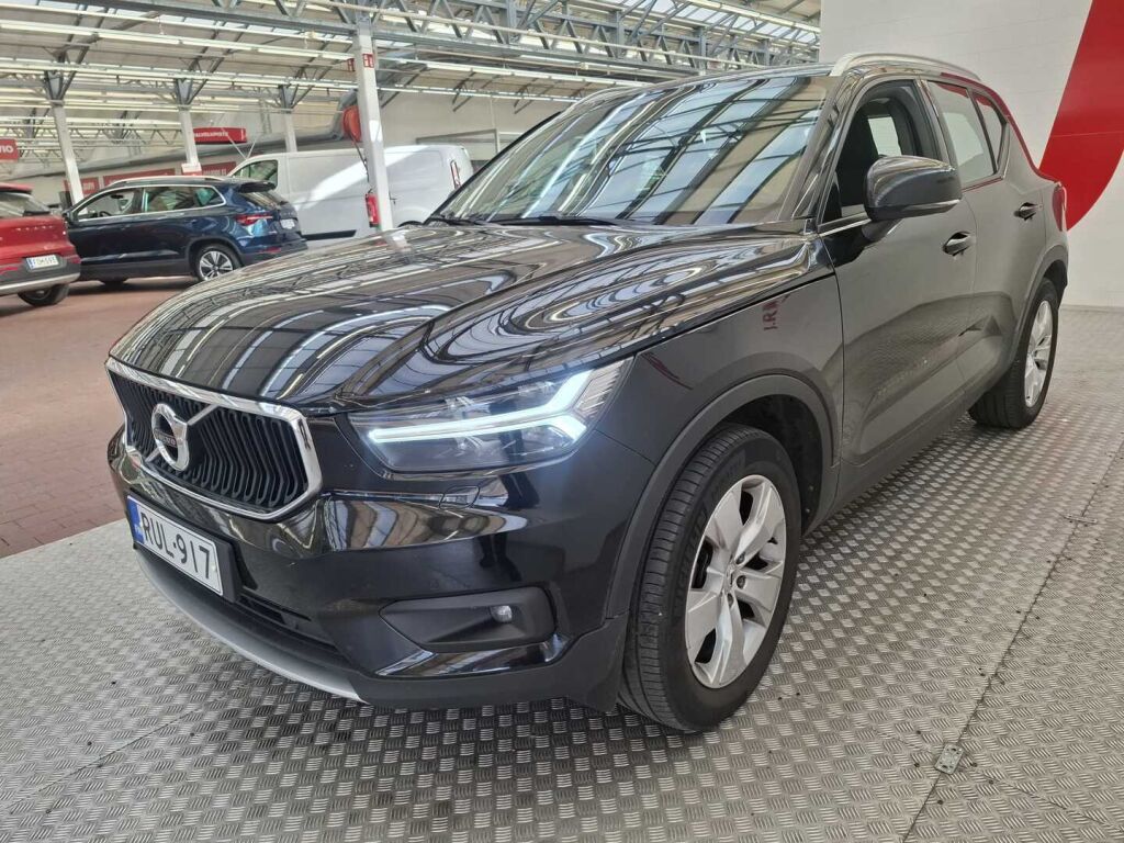 Volvo XC40 2021 Musta