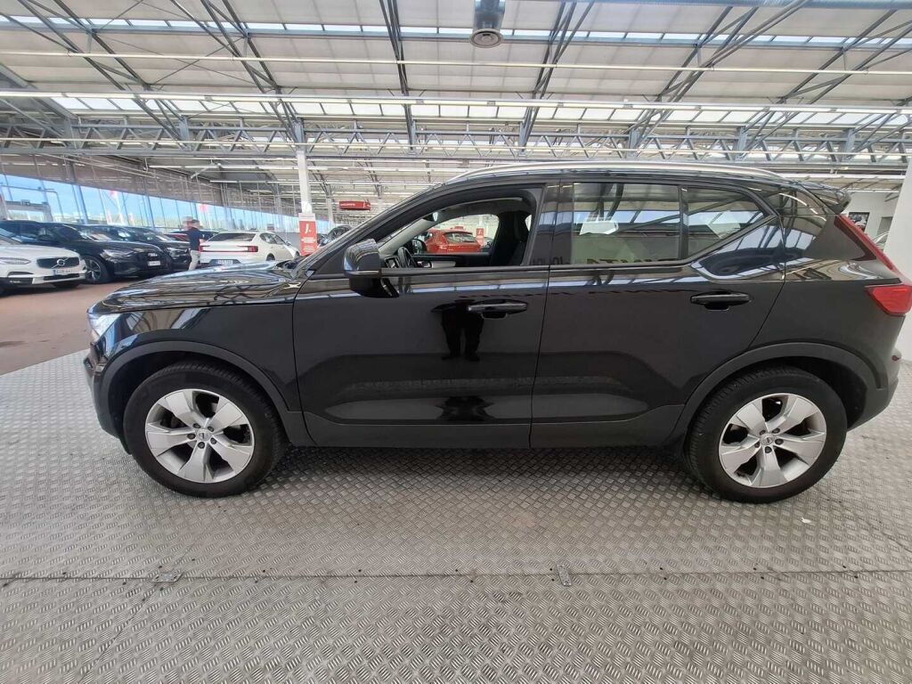 Volvo XC40 2021 Musta