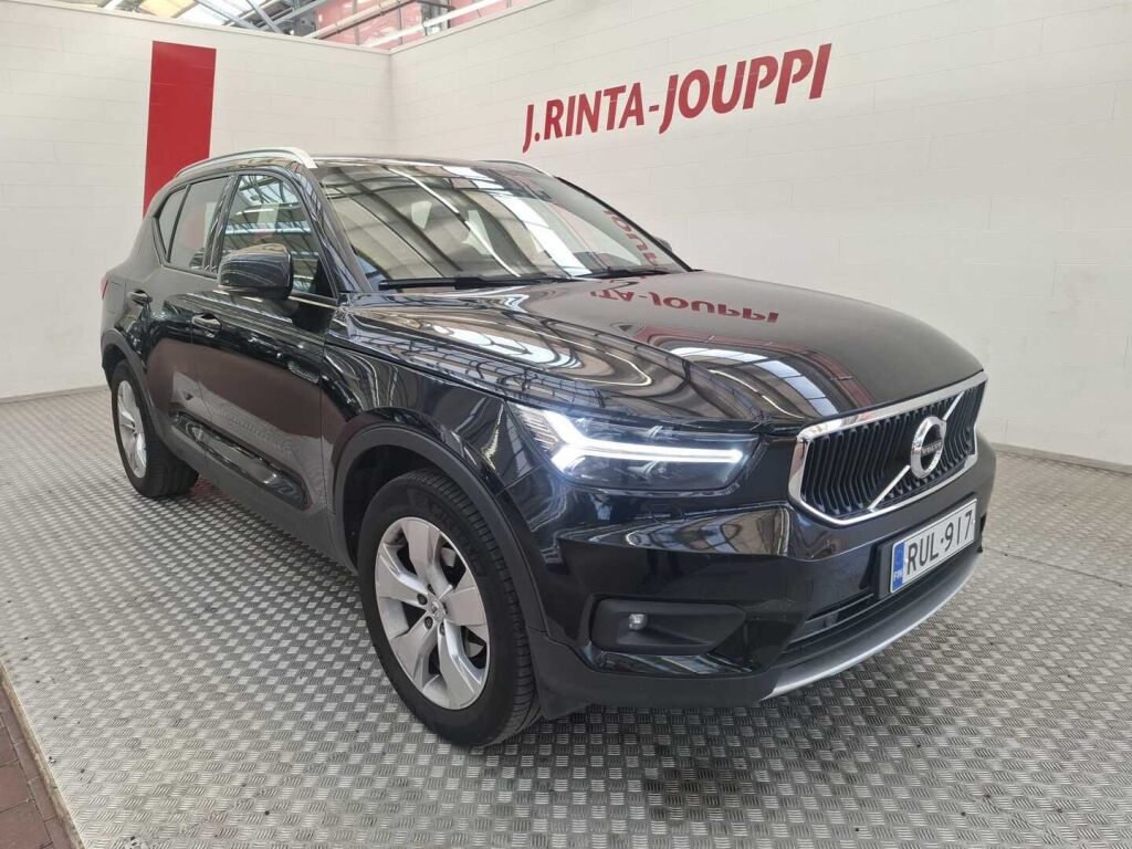 Volvo XC40 2021 Musta