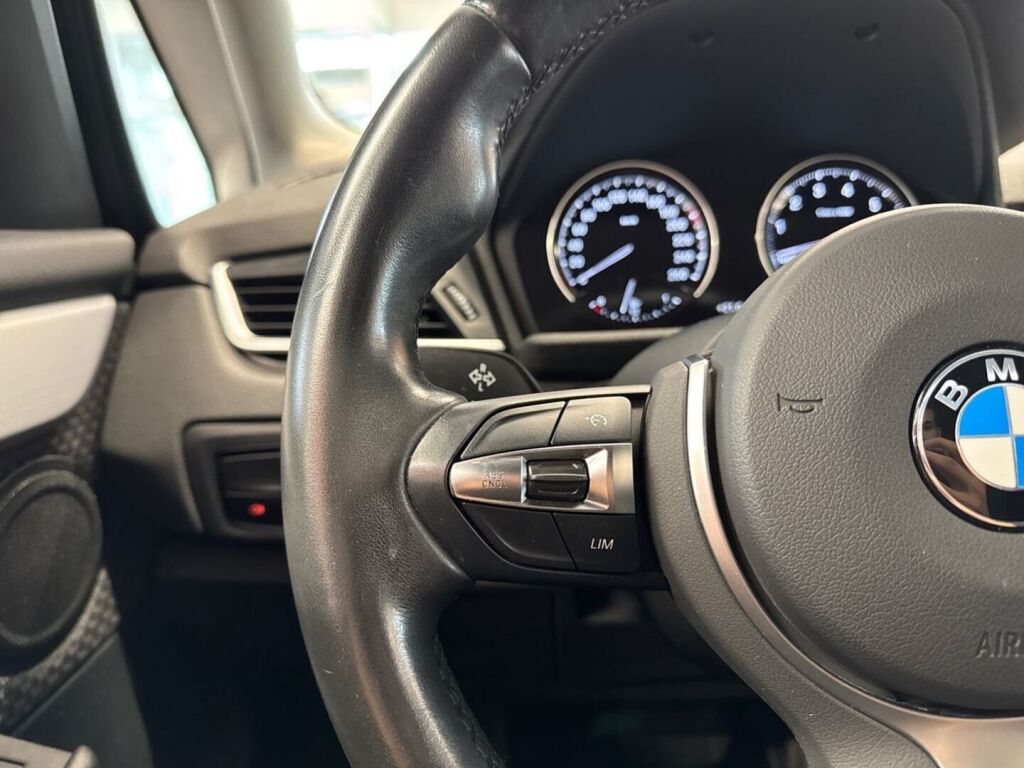 BMW 225 2019 Musta