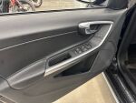 Volvo V60 2011 Musta