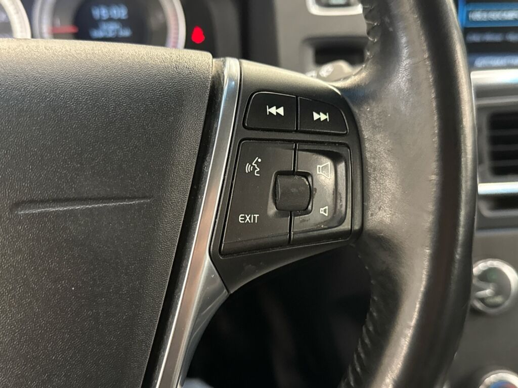 Volvo V60 2011 Musta