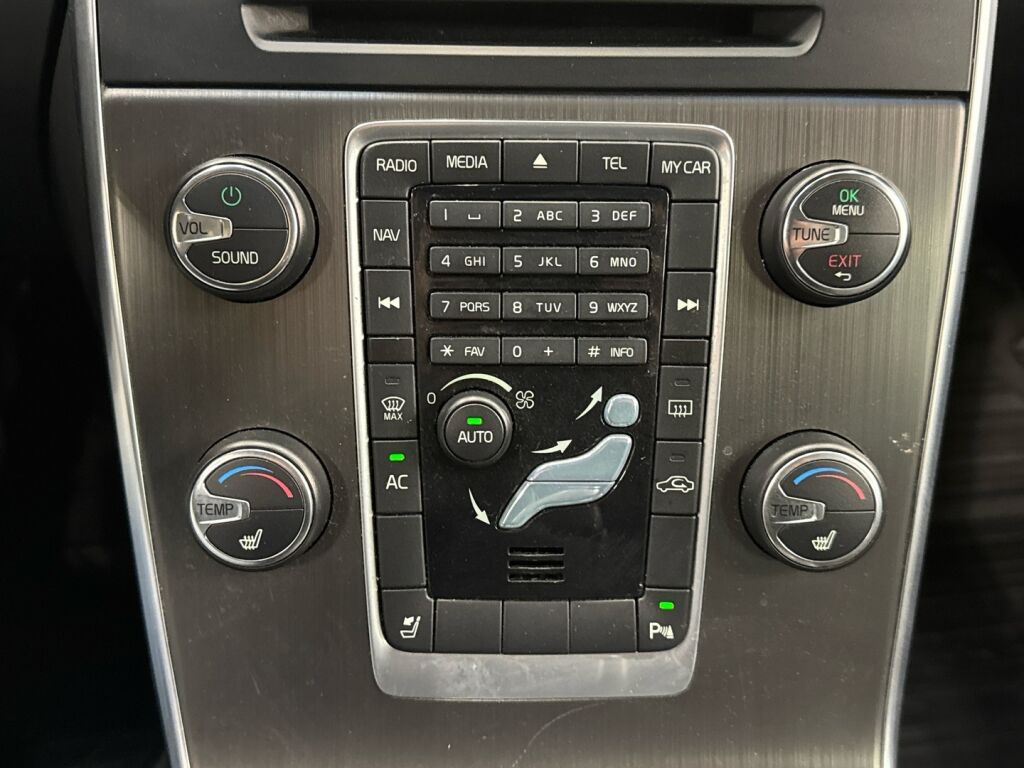 Volvo V60 2011 Musta