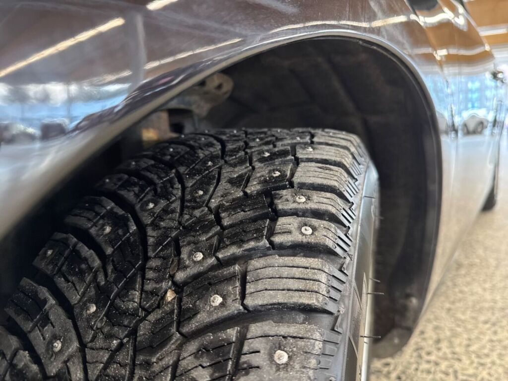 Volvo S60 2010 Musta