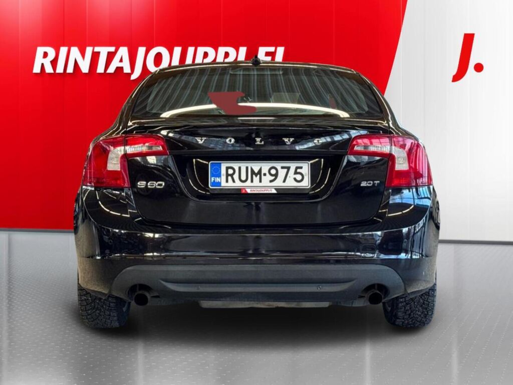 Volvo S60 2010 Musta