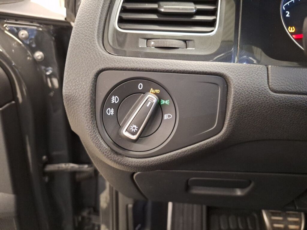 Volkswagen Golf 2020 Harmaa