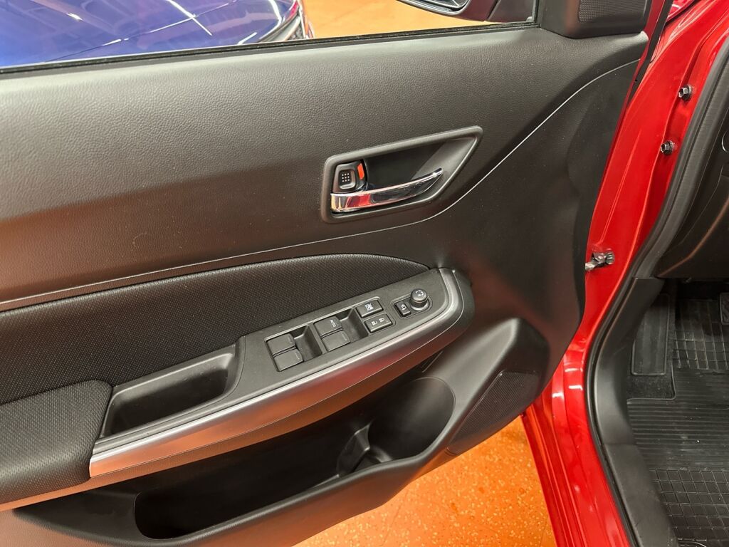 Suzuki Swift 2022 Musta