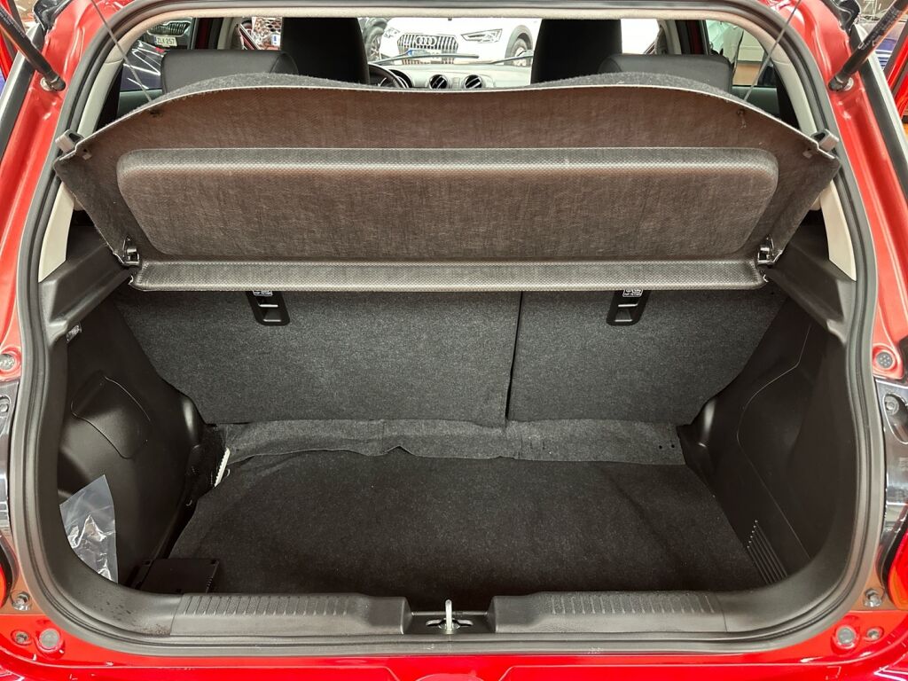 Suzuki Swift 2022 Musta