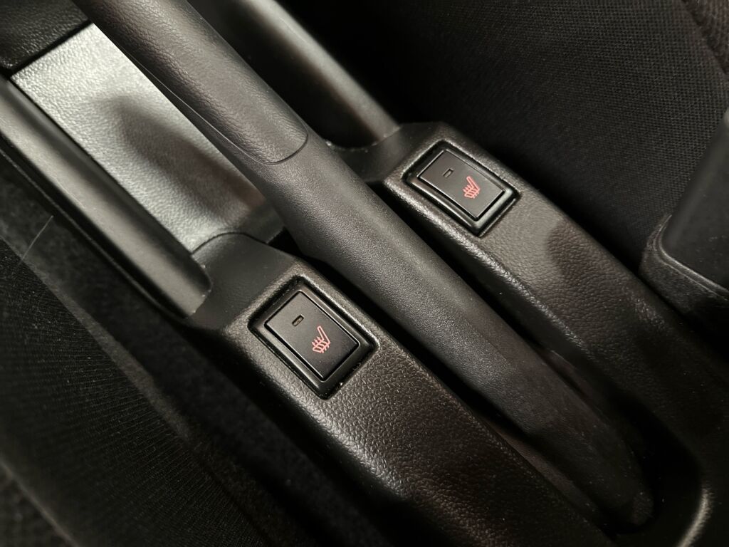 Suzuki Swift 2022 Musta