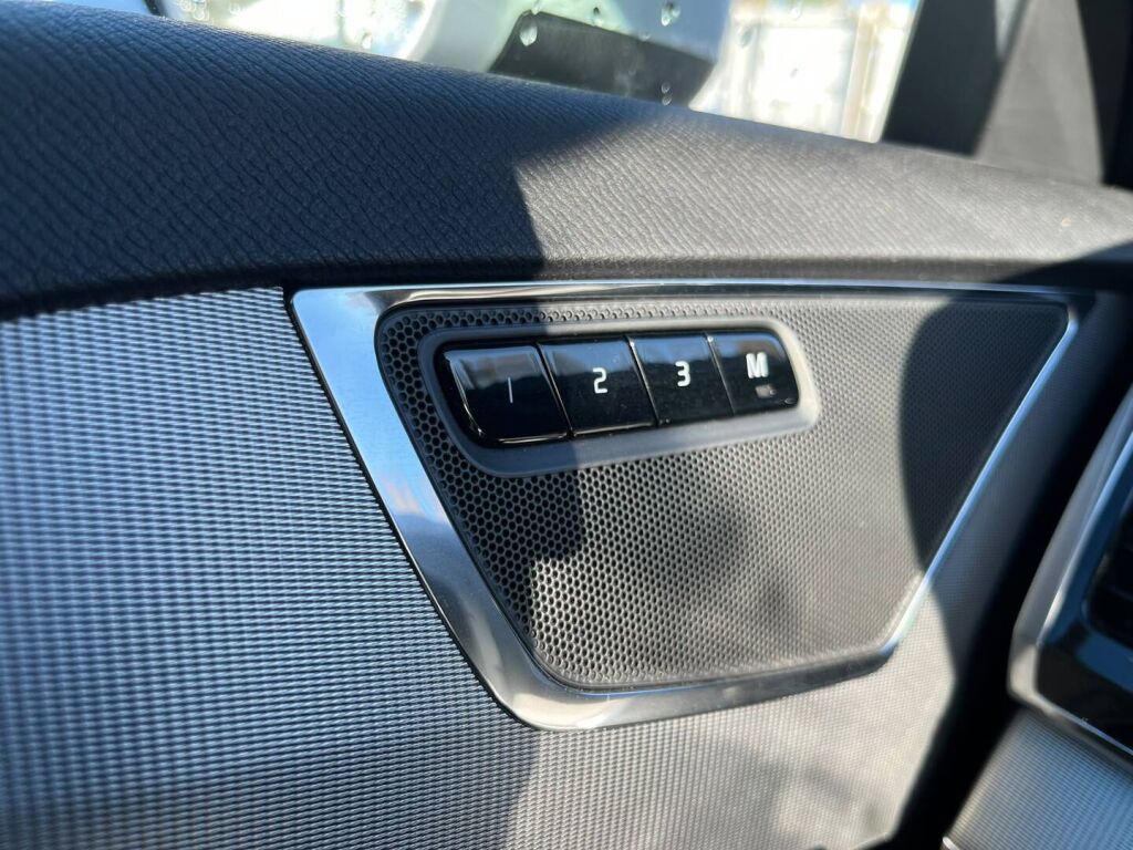 Volvo XC90 2017 Musta