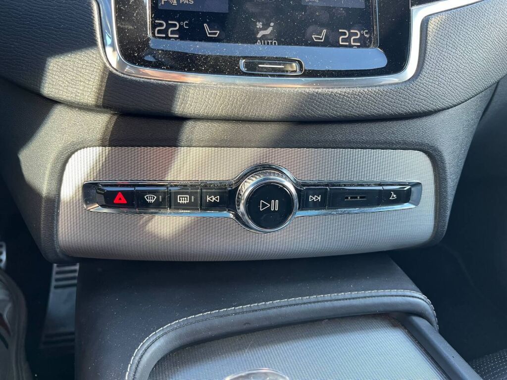 Volvo XC90 2017 Musta