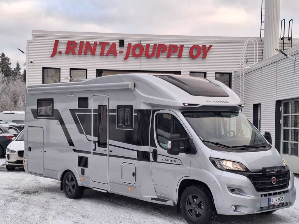 Adria Coral Supreme 670 DL 2021 Harmaa