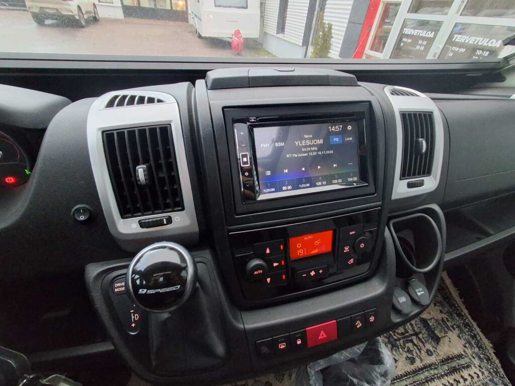 Adria Coral Supreme 670 DL 2021 Harmaa