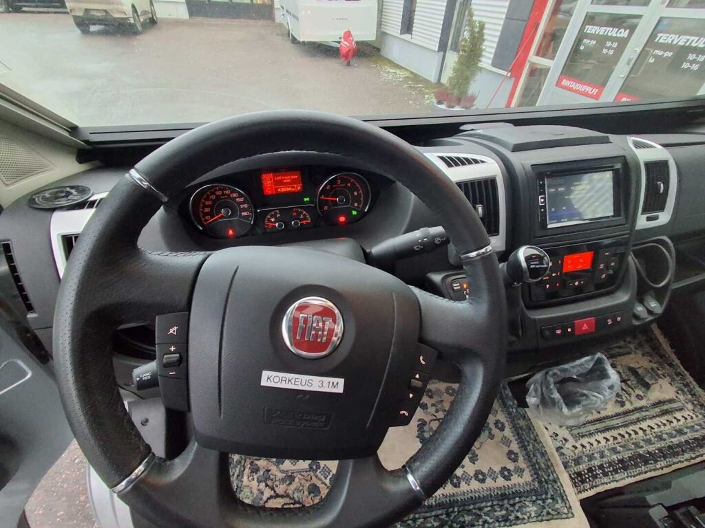 Adria Coral Supreme 670 DL 2021 Harmaa