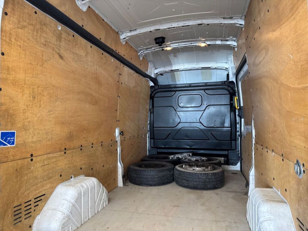 Ford Transit 2018 Valkoinen