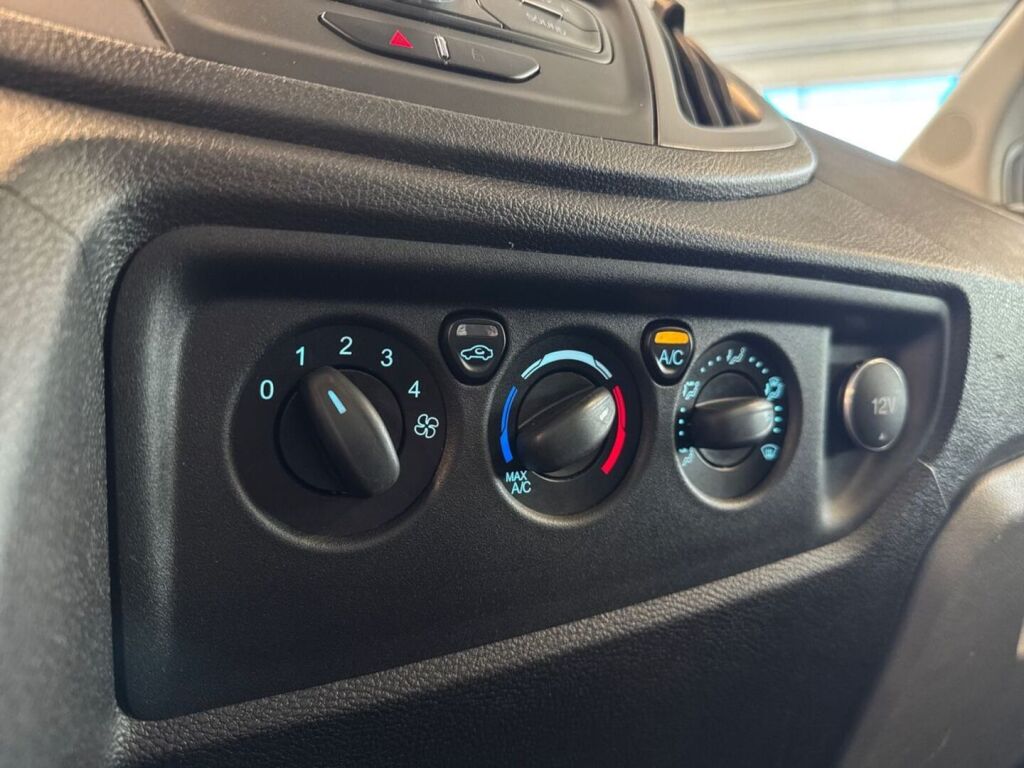 Ford Transit 2018 Valkoinen