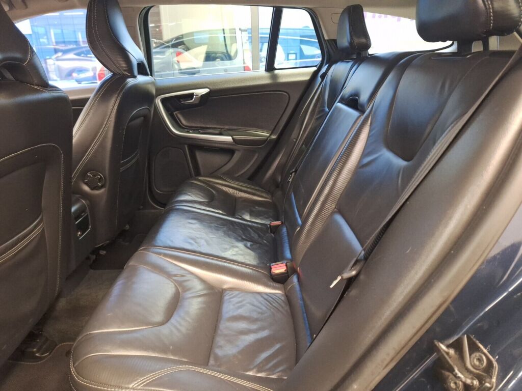 Volvo V60 2012 Sininen