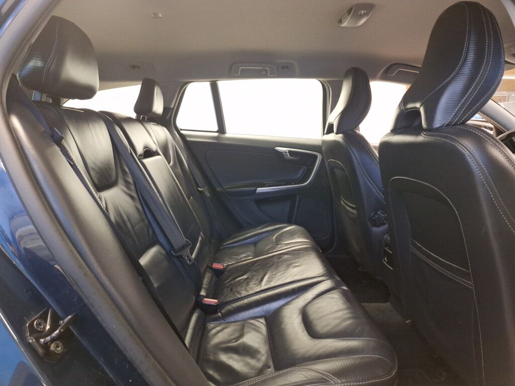 Volvo V60 2012 Sininen