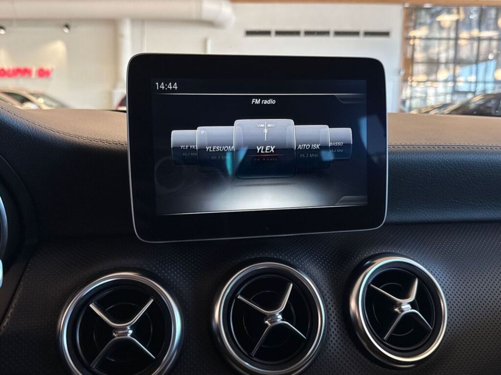 Mercedes-Benz A 2017 Harmaa