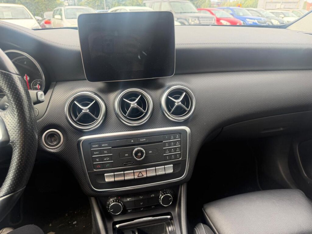 Mercedes-Benz A 2017 Harmaa