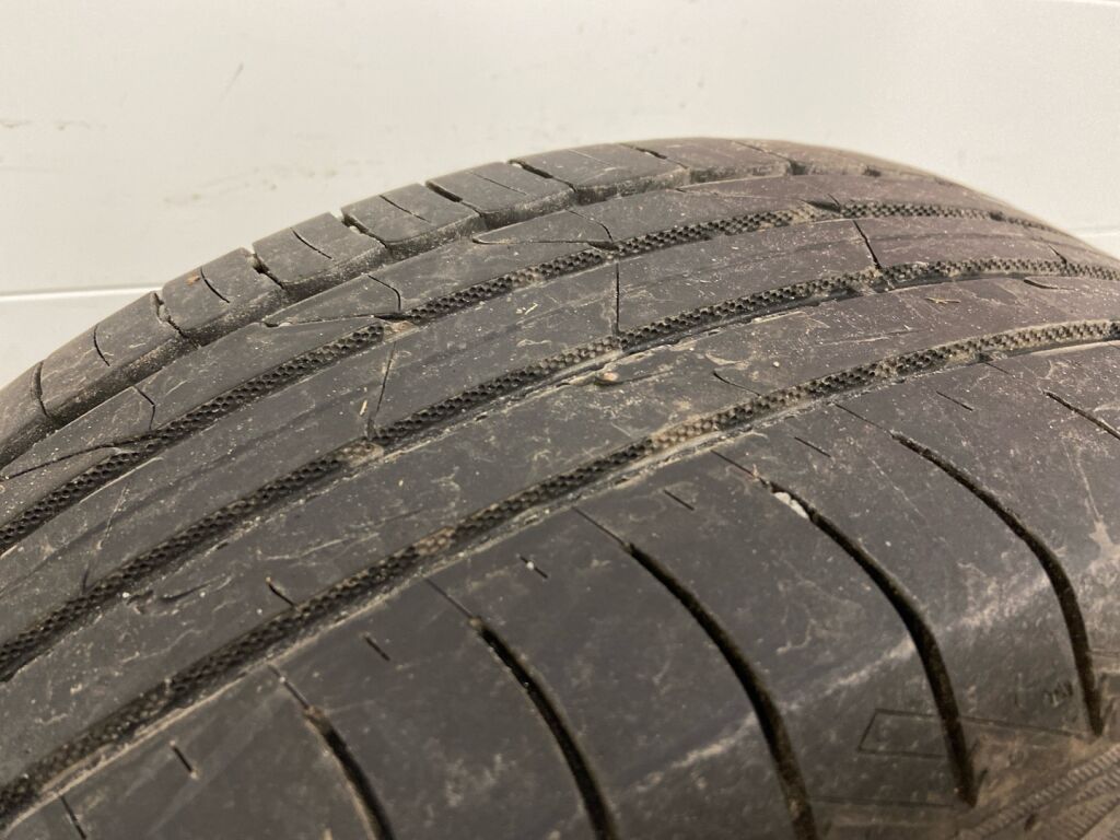 Peugeot 3008 2021 Punainen