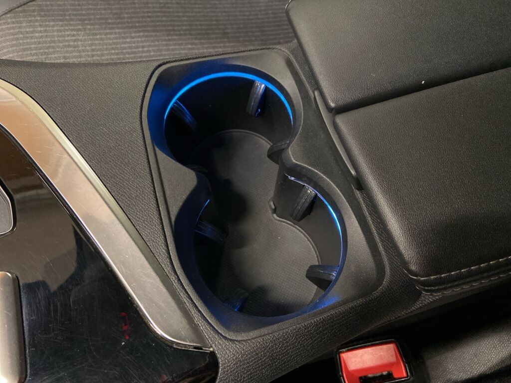 Peugeot 3008 2021 Punainen