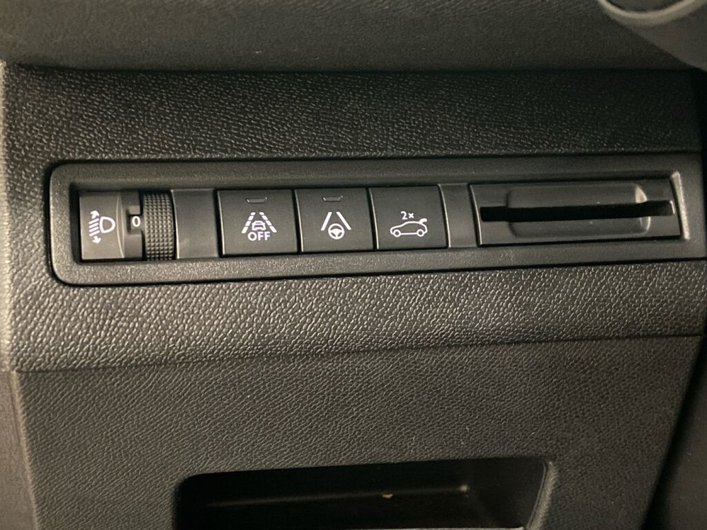 Peugeot 3008 2021 Punainen