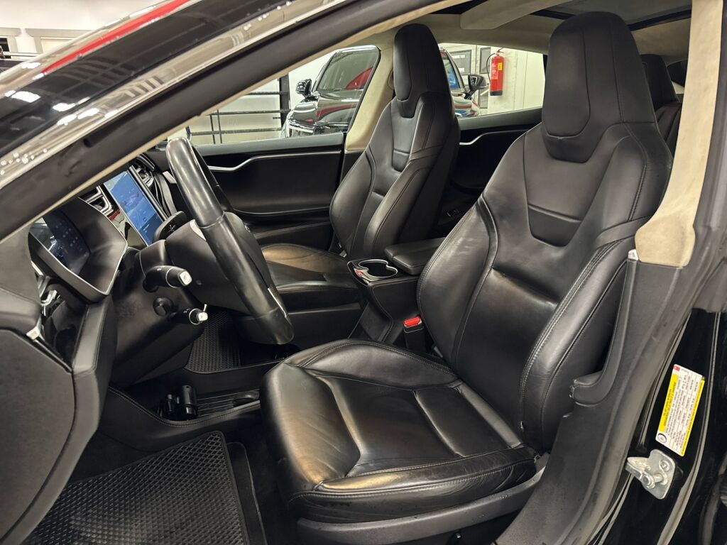 Tesla Model S 2015 Musta