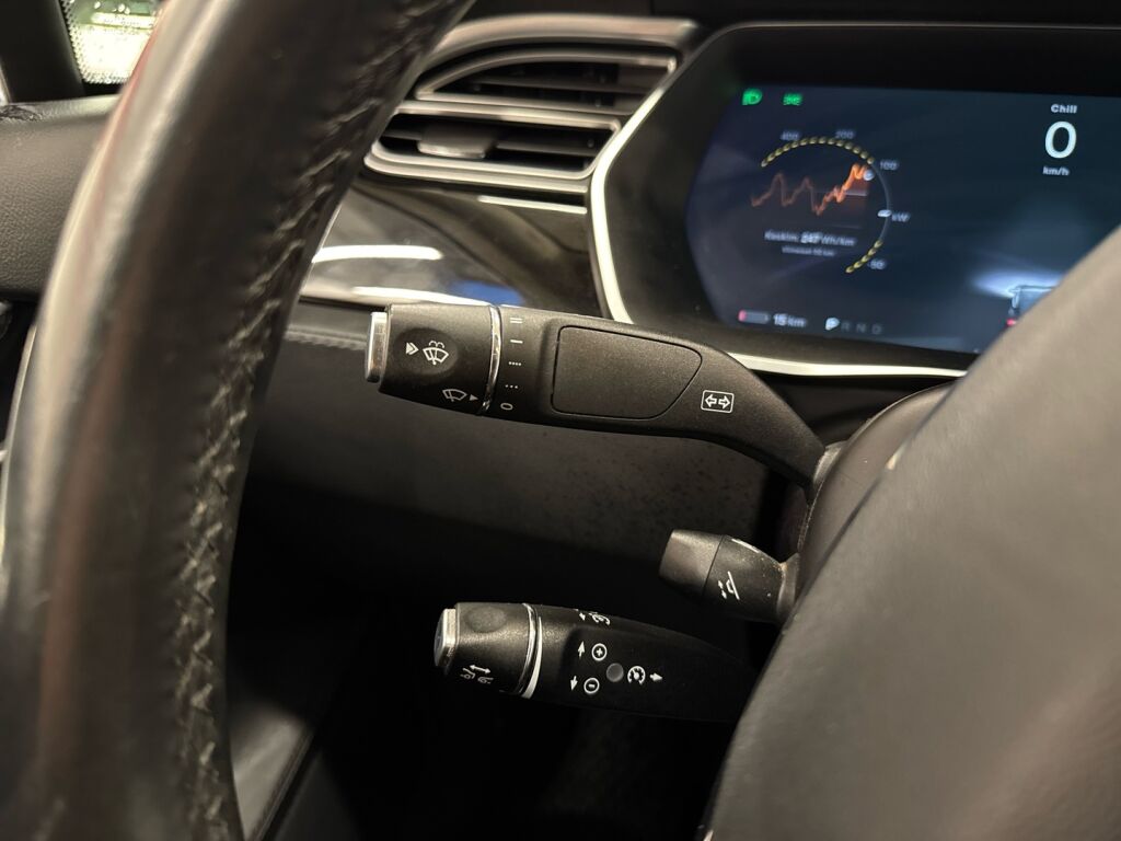 Tesla Model S 2015 Musta
