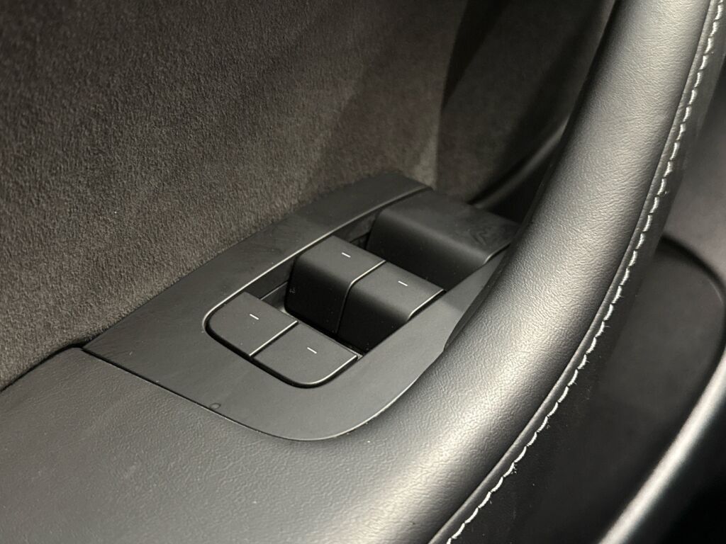 Tesla Model 3 2021 Musta