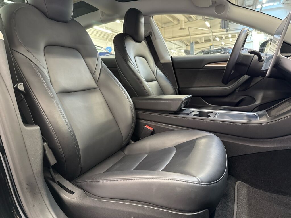 Tesla Model 3 2021 Musta