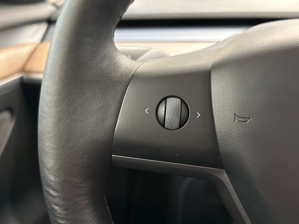 Tesla Model 3 2021 Musta