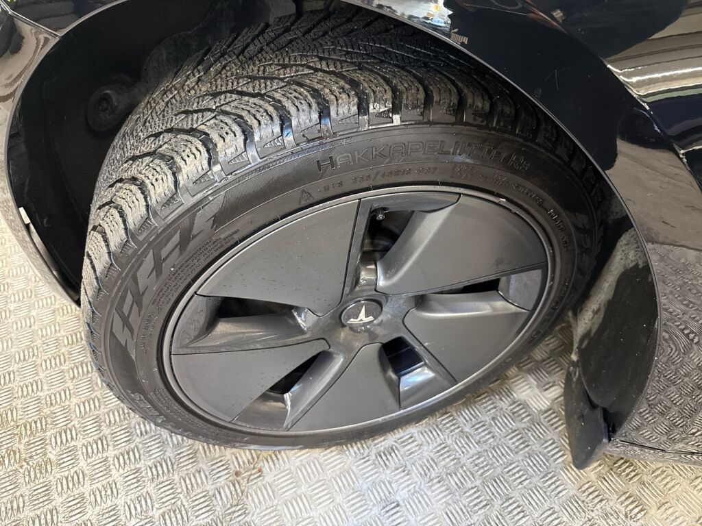 Tesla Model 3 2021 Musta