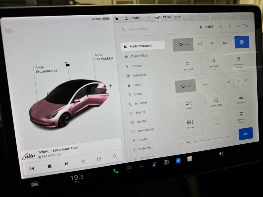 Tesla Model 3 2021 Musta