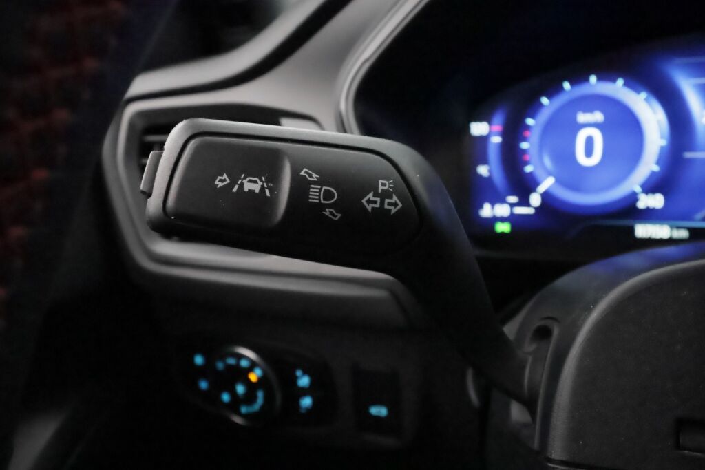 Ford Focus 2021 Harmaa