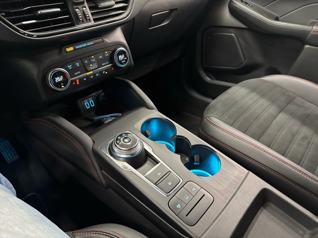 Ford Kuga 2022 Valkoinen