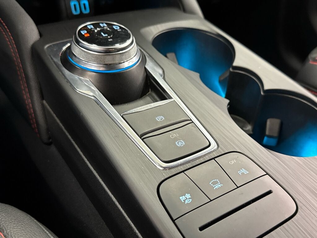 Ford Kuga 2022 Valkoinen