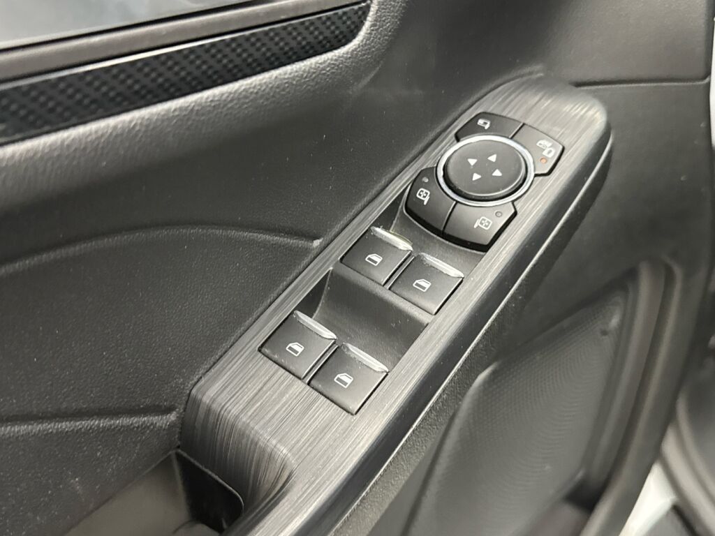 Ford Kuga 2022 Valkoinen