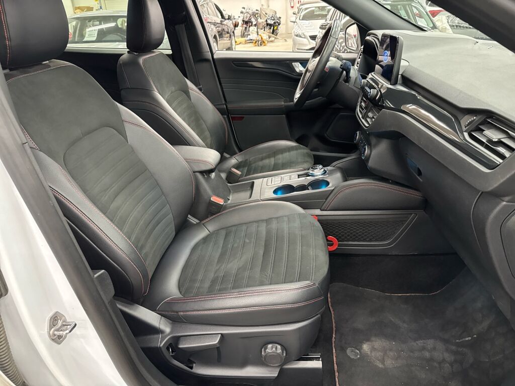 Ford Kuga 2022 Valkoinen