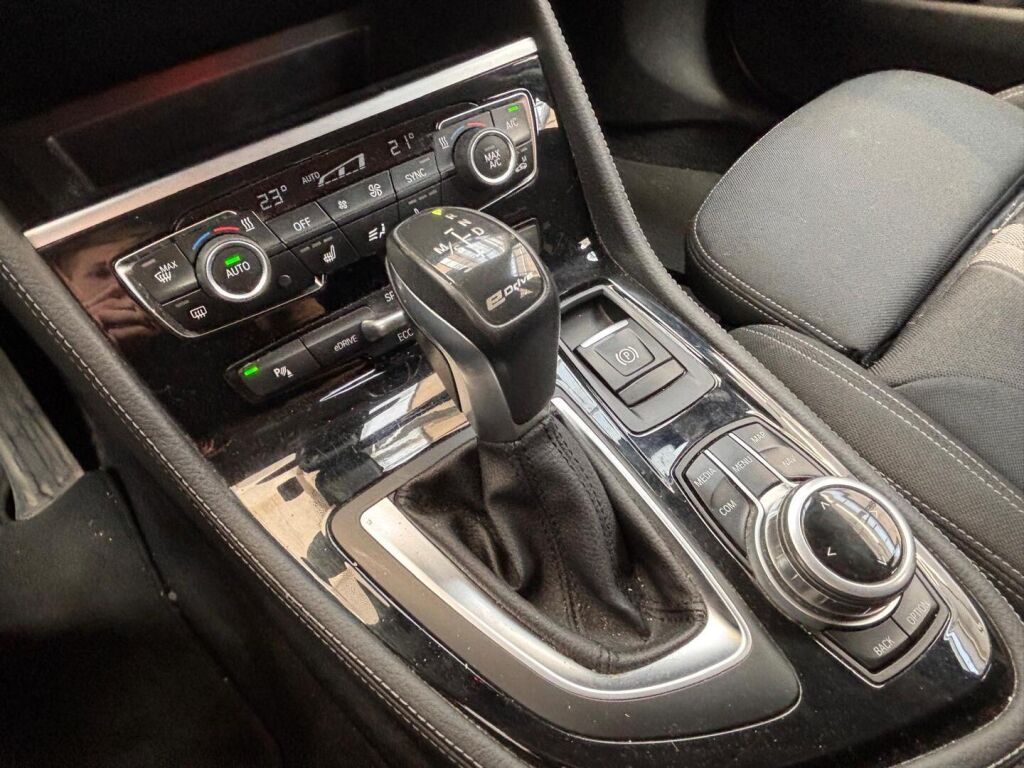 BMW 225 2017 Musta