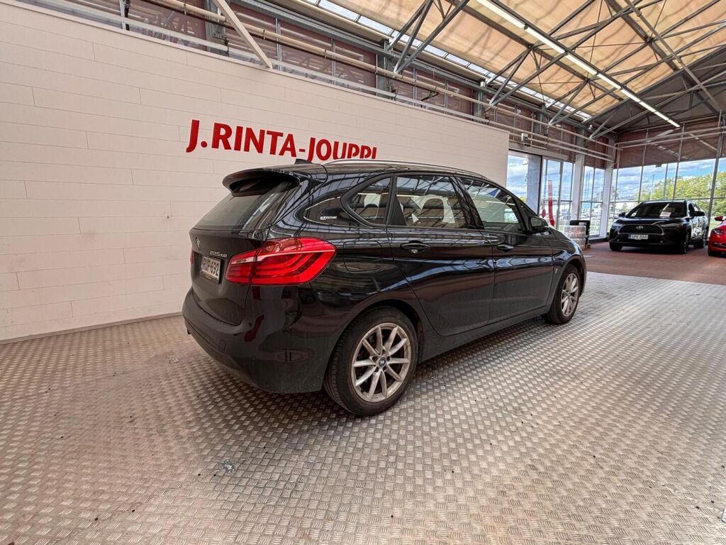 BMW 225 2017 Musta