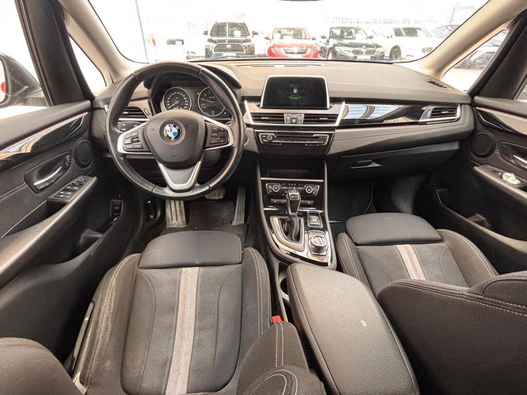 BMW 225 2017 Musta