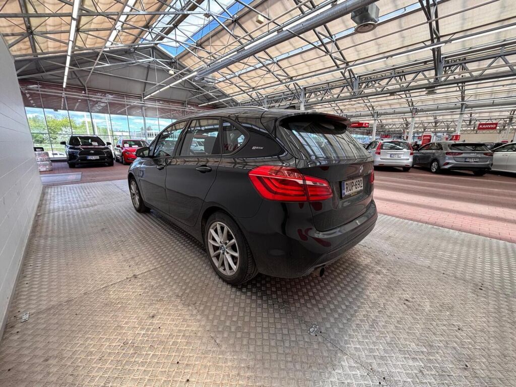 BMW 225 2017 Musta