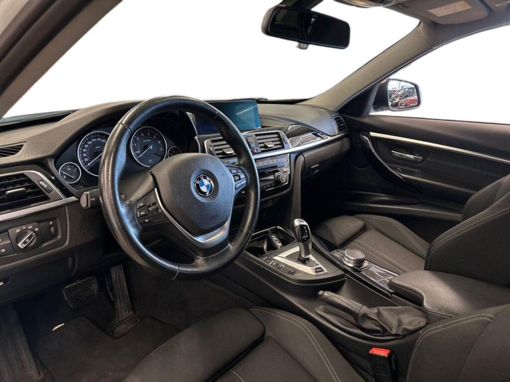 BMW 330 2018 Valkoinen