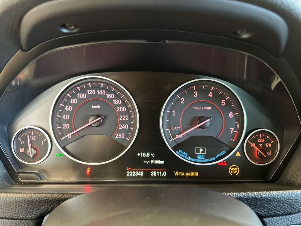 BMW 330 2018 Valkoinen